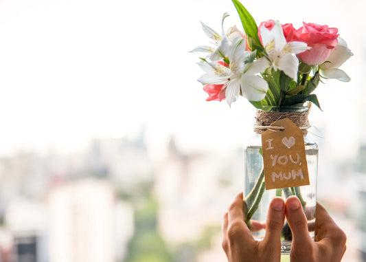 Brighten Mum’s Day: Best Lighting & Gifts for Mother’s Day 2025