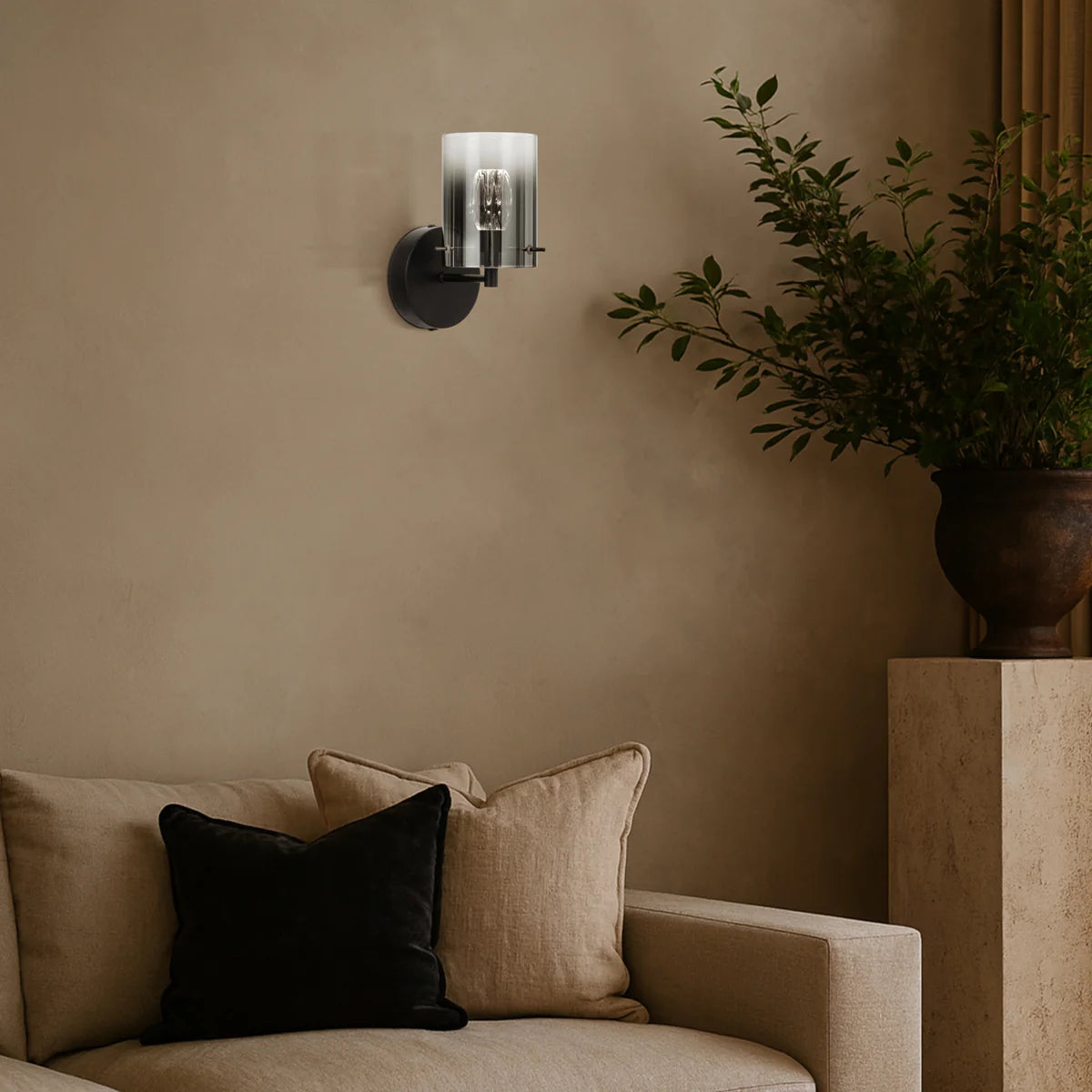 Crevil Wall Light