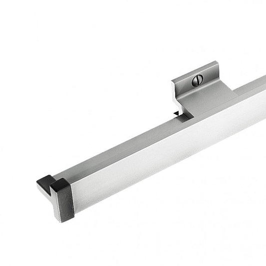 Horizontal mounting rail