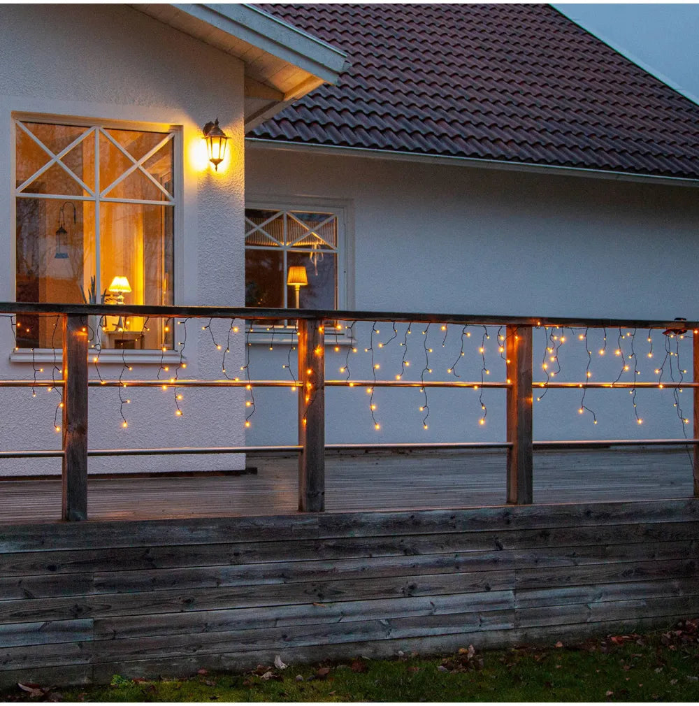 960 LED Icicle Lights - Warm White - 24m x 55cm