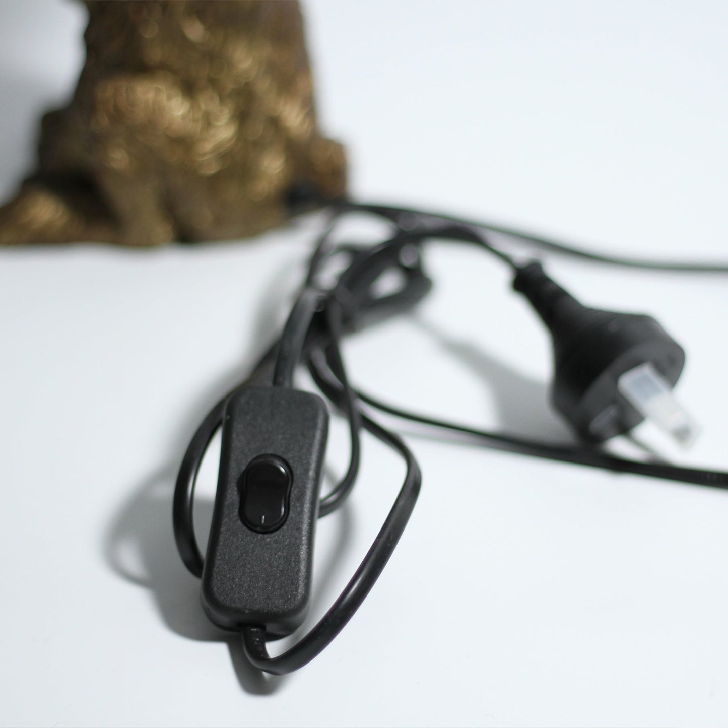 Rabbit Sitting Table Lamp - Gold