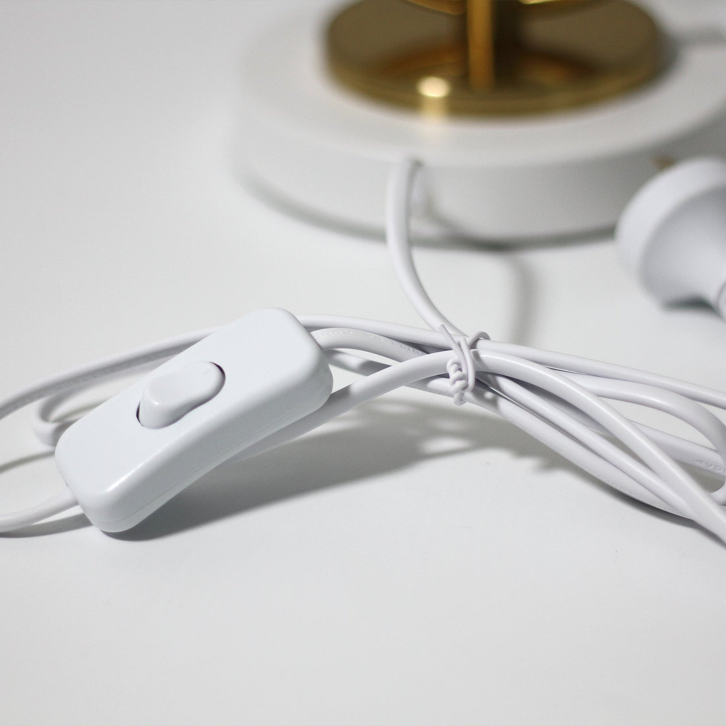 Fleur Table Lamp _ White